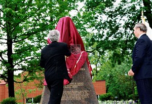 Image description is not available for 2000.401